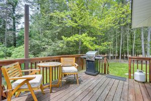 Arriendo temporal - Cozy Swan Lake Apt w/ Grill + Private Yard