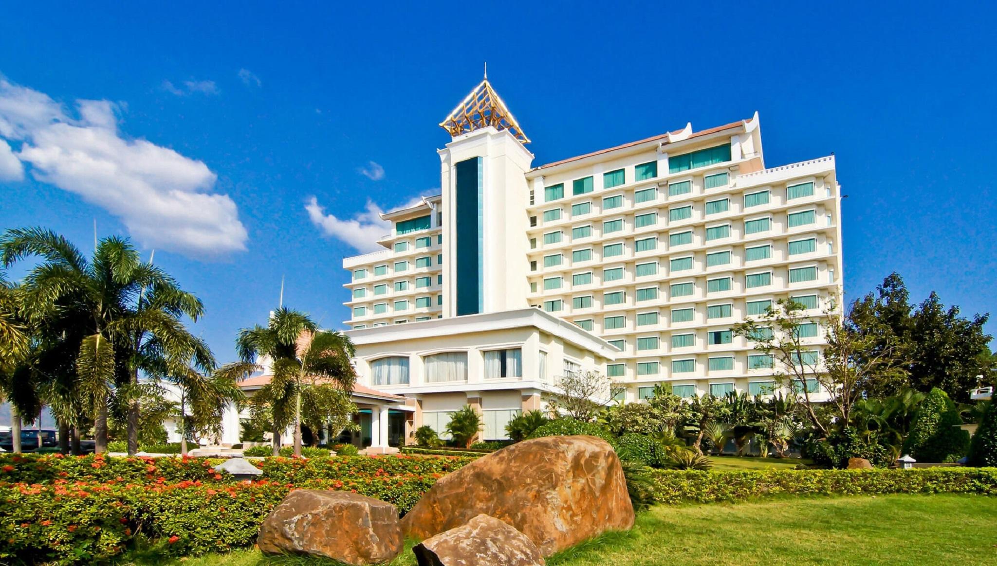 Vista Exterior Champasak Grand Hotel