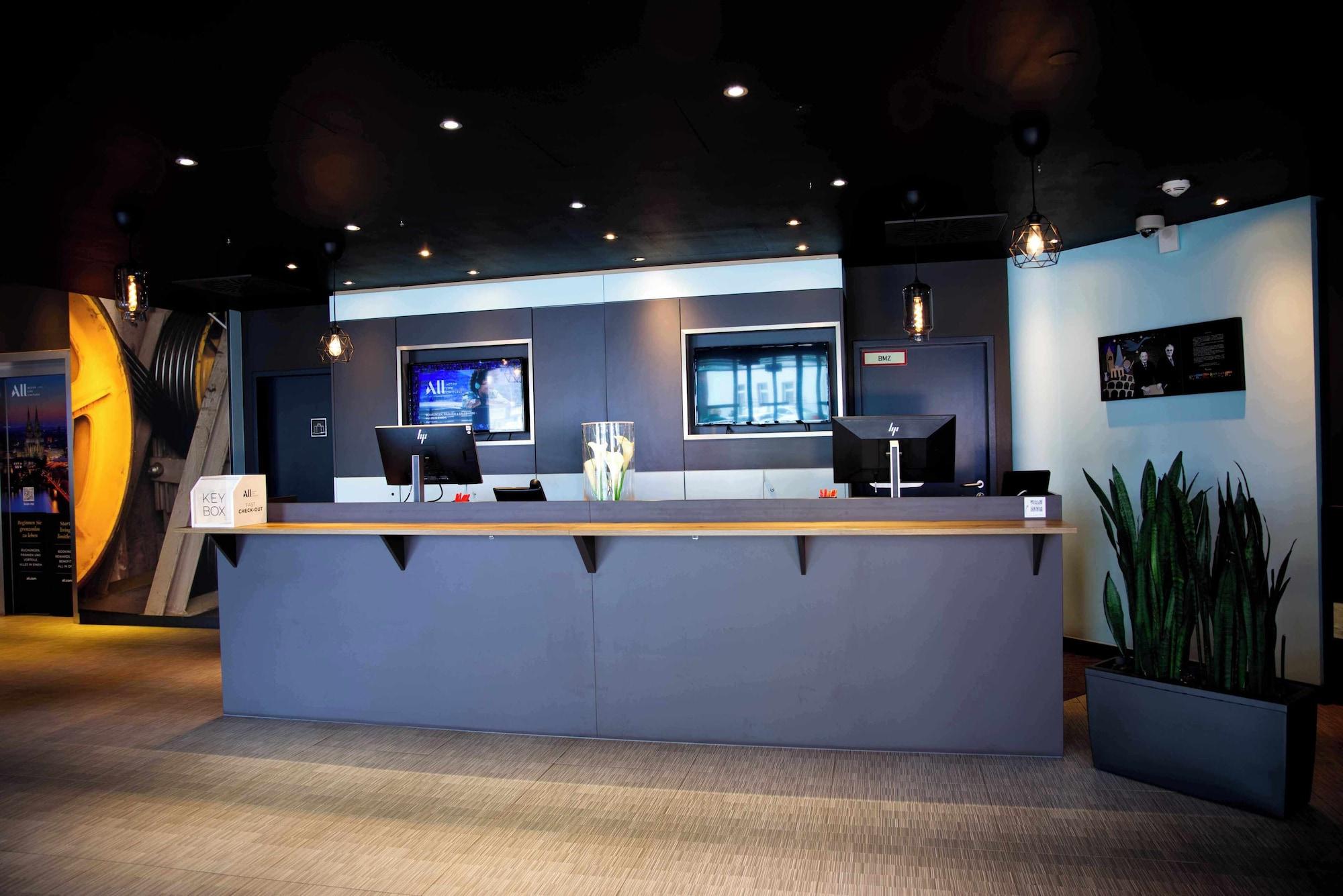 Vista Lobby ibis Hotel Köln Messe