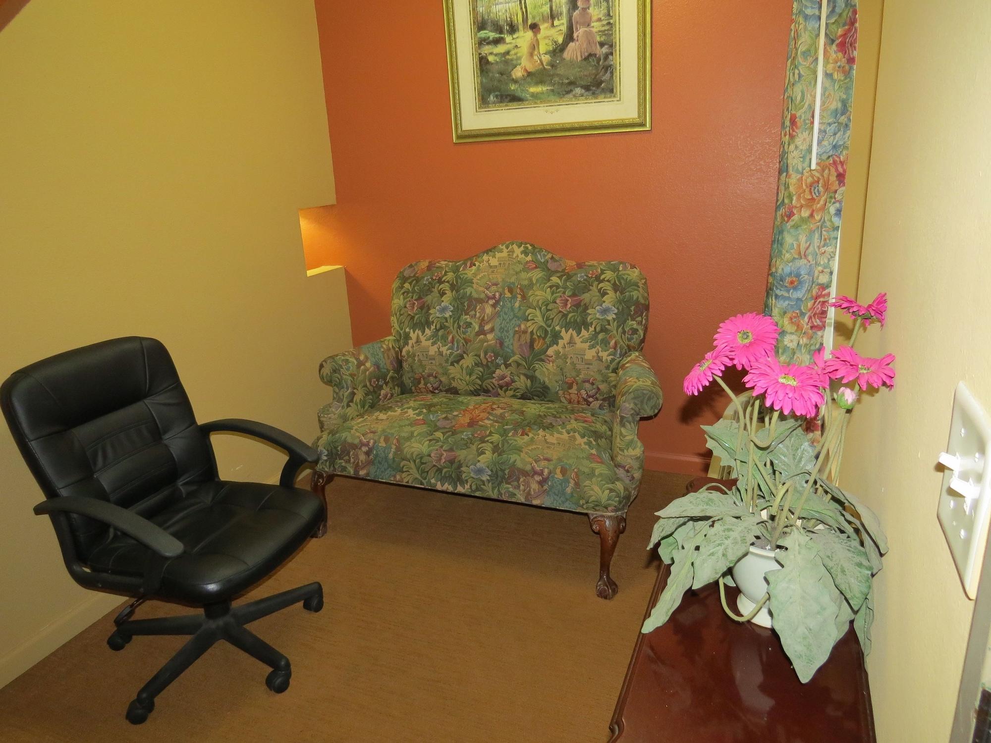 Comodidades del Alojamiento First Western Inn Caseyville