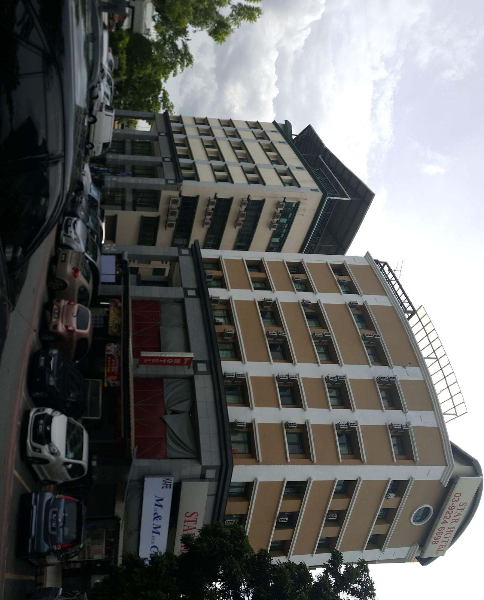 Vista Exterior First and New Star Hotel