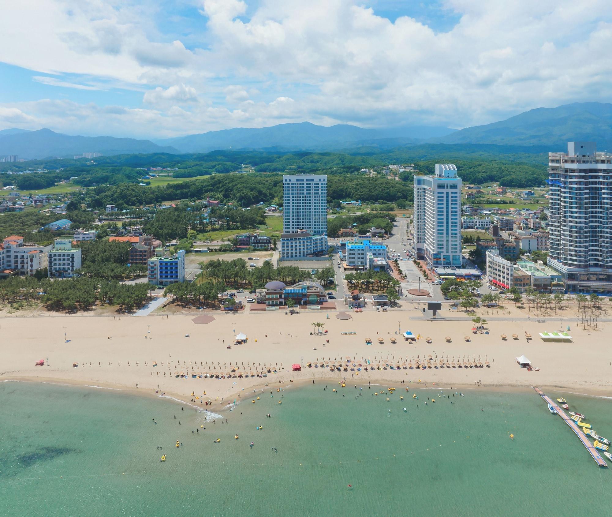 Vista Exterior Chestertons Naksan