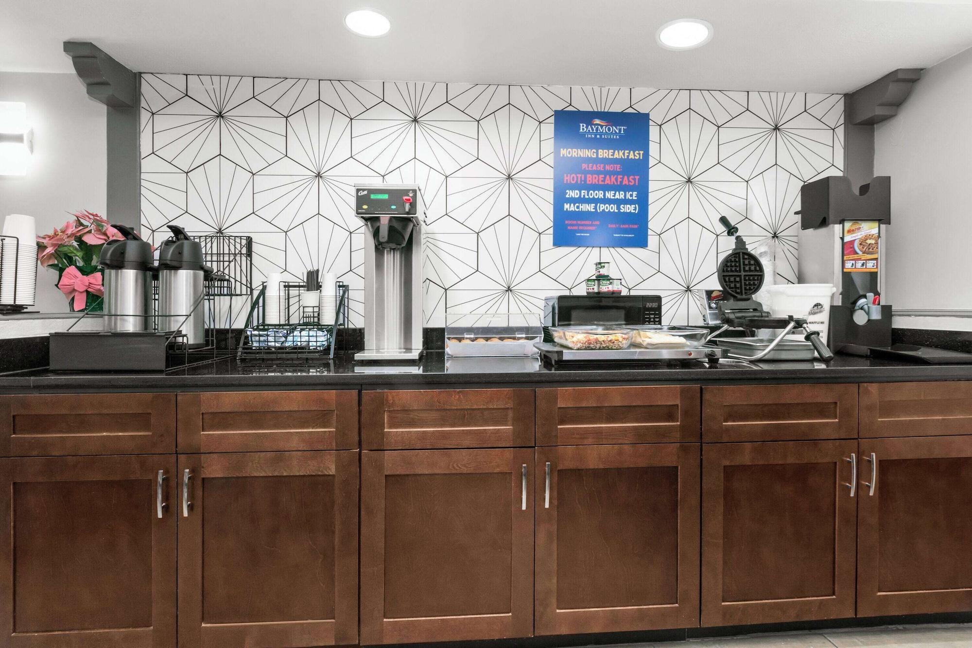 Restaurant Baymont by Wyndham Austin University Area