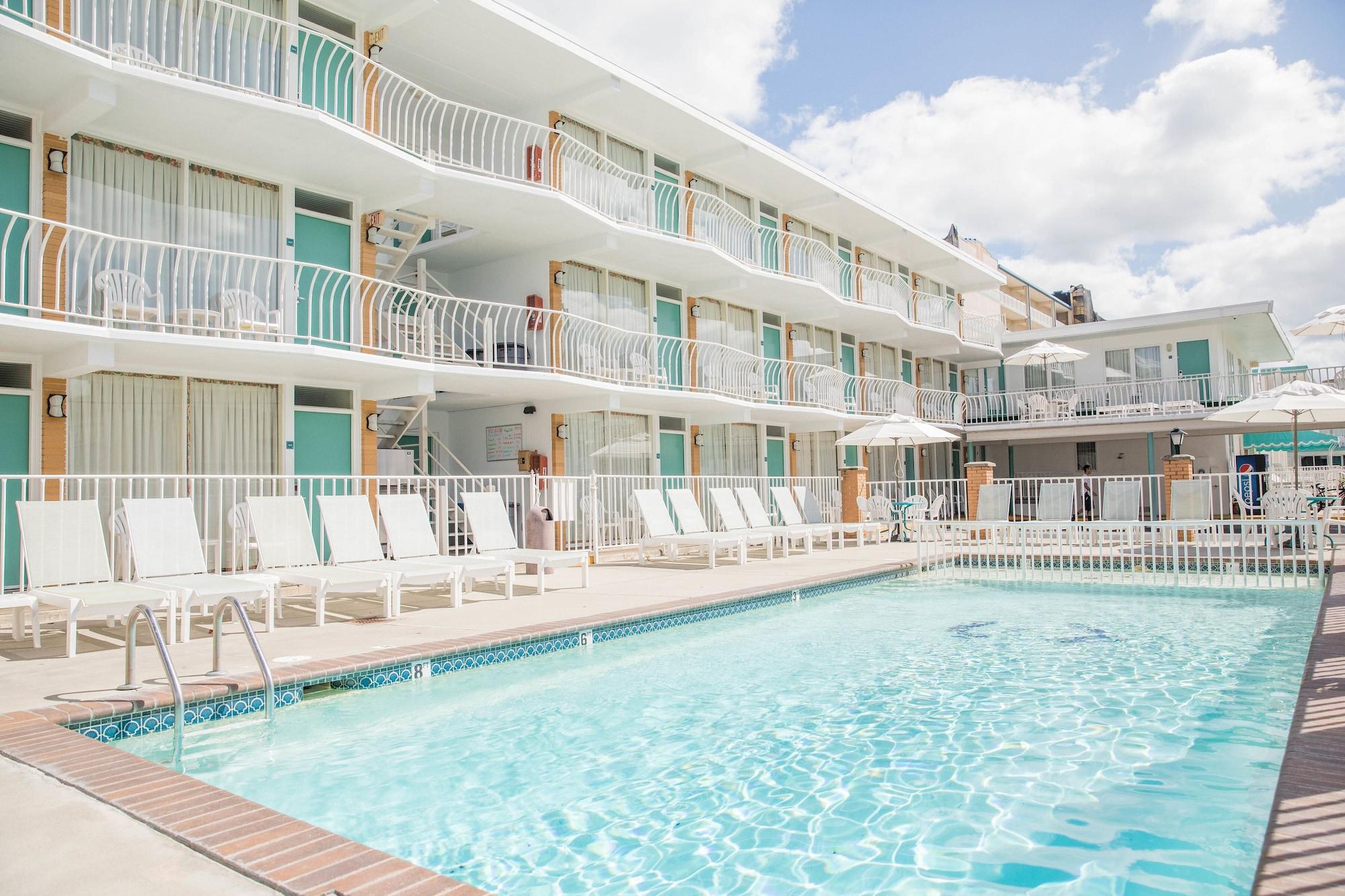Varios Biscayne Family Resort