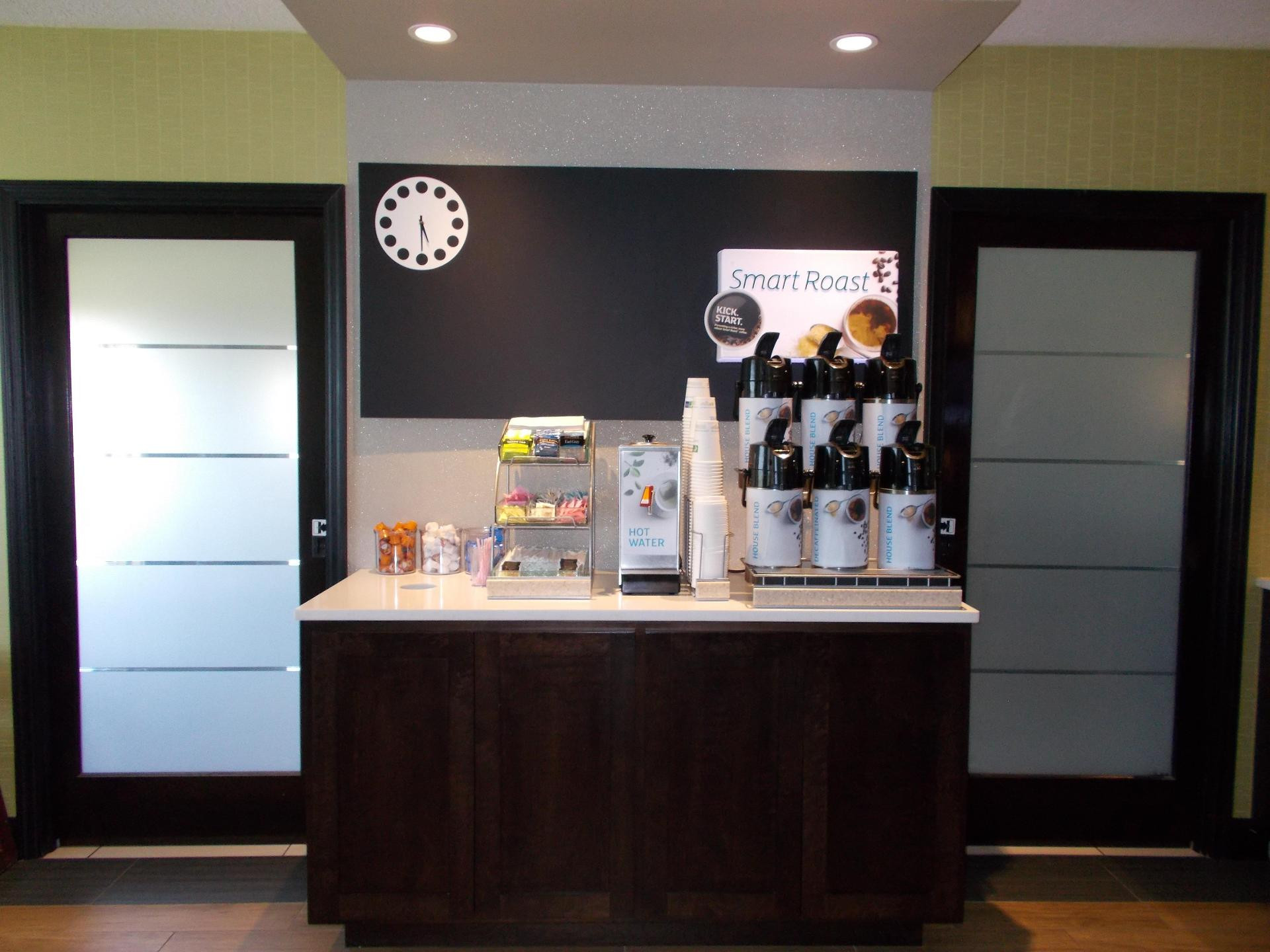 Restaurant Holiday Inn Express Hotel and Suites Miami