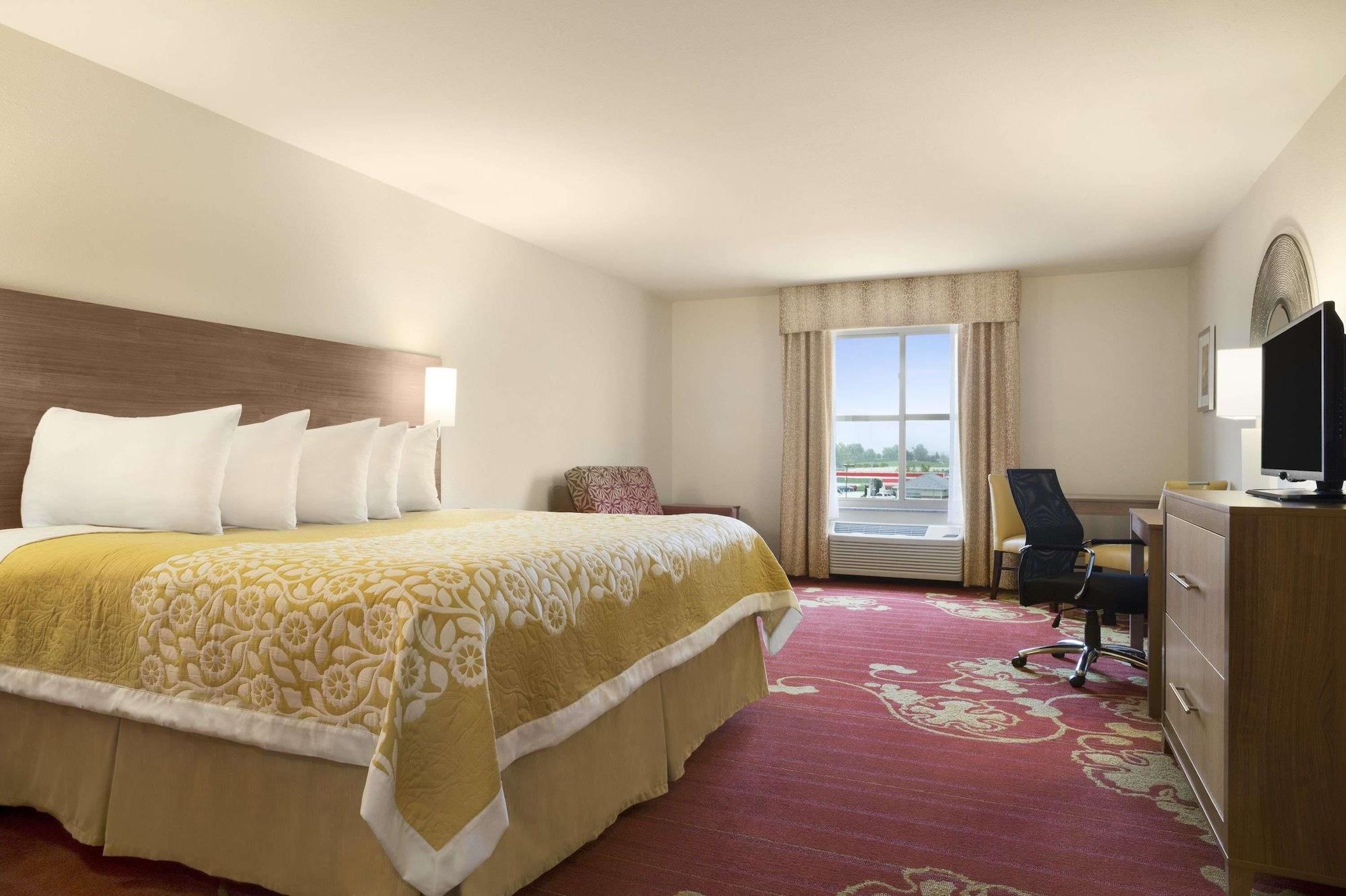 Habitación Days Inn & Suites by Wyndham Belmont