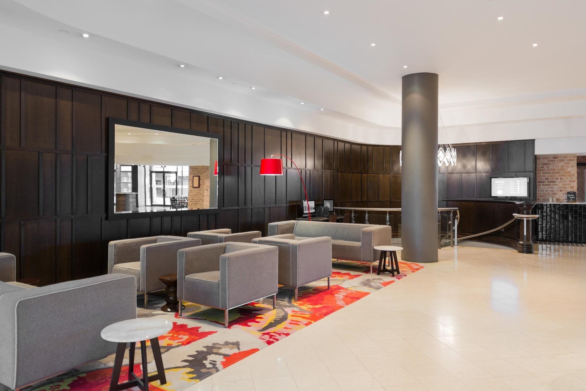 Vista Lobby Mantra on Queen