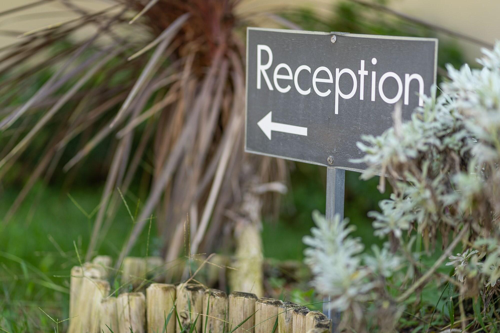 Vista Lobby Abelia Luxurious Villas