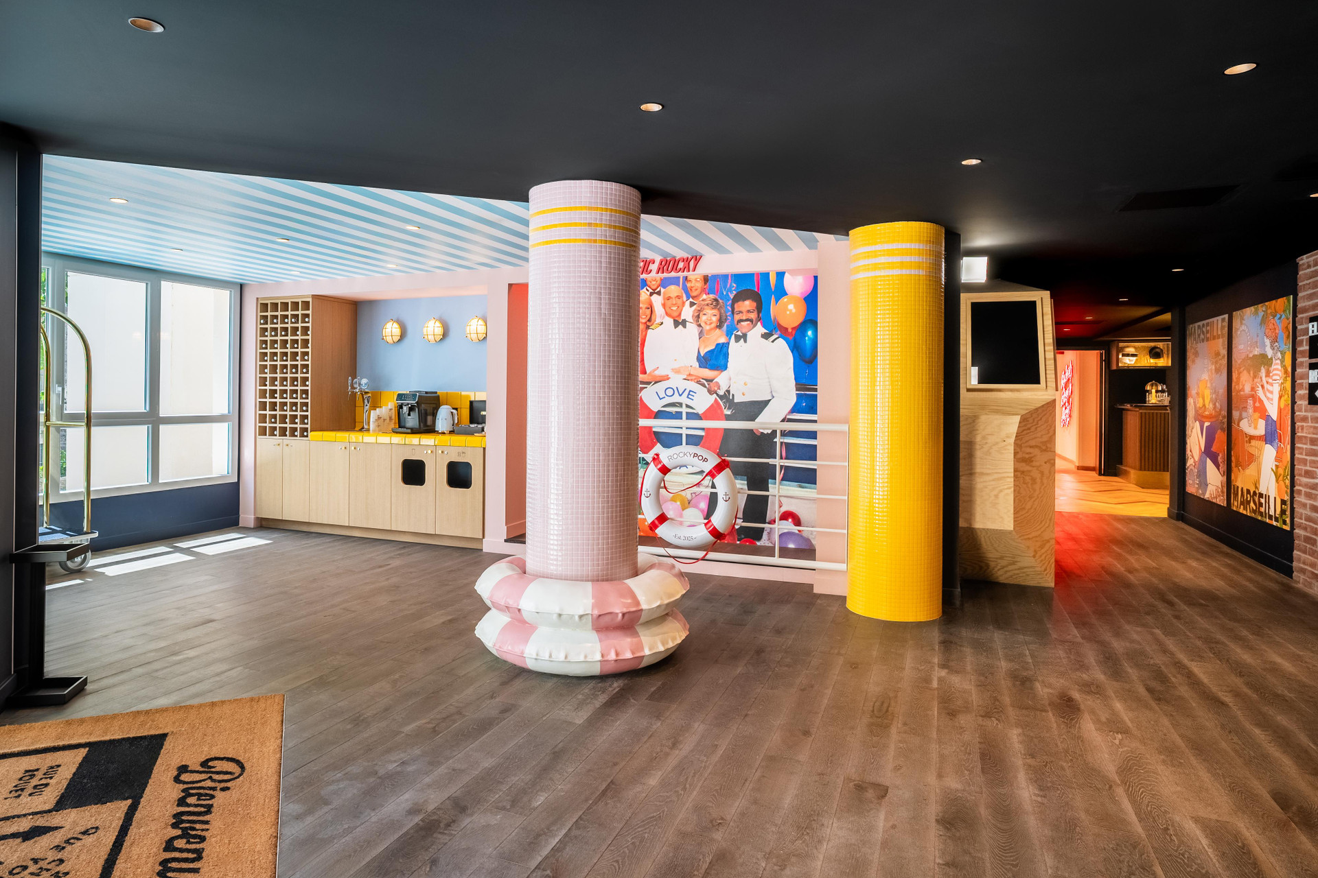 Vista Lobby RockyPop Marseille hôtel