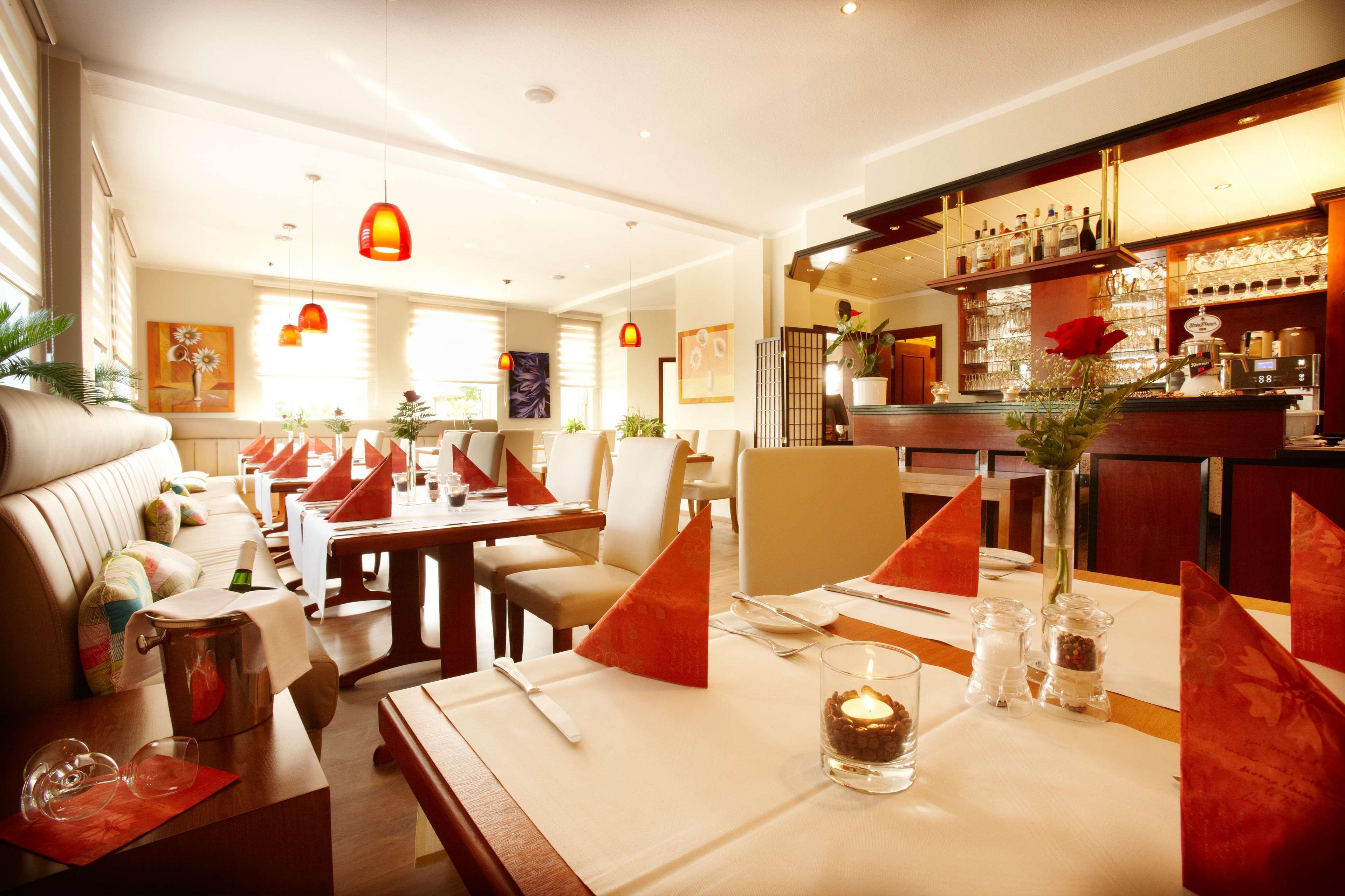 Bar/Salón Hotel Königstein Kiel by Tulip Inn
