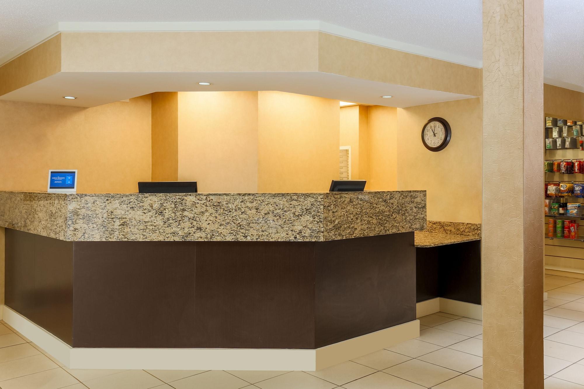 Vista Lobby MainStay Suites St. Louis - Galleria