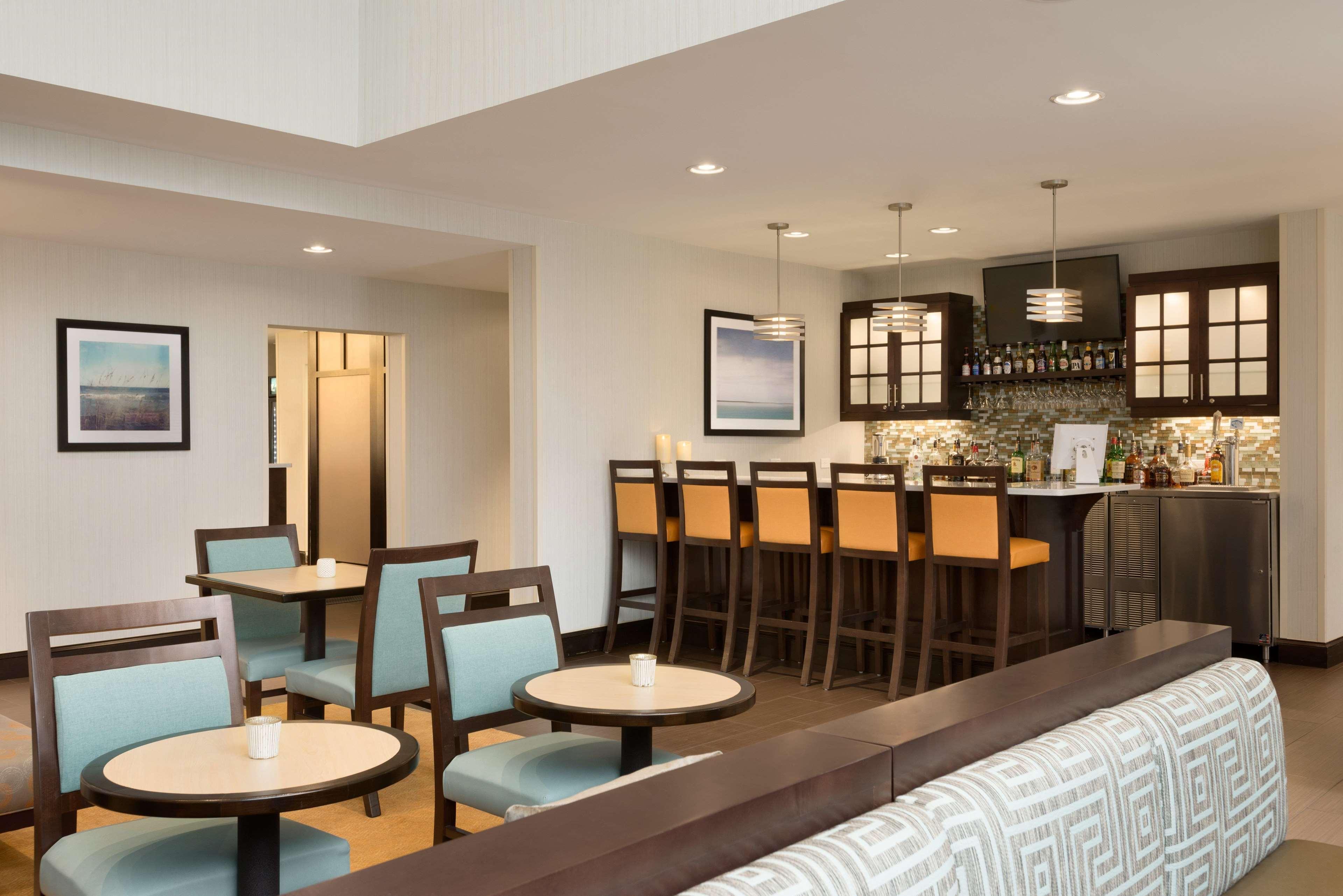 Bar/Salón Homewood Suites by Hilton Jacksonville Deerwood Park