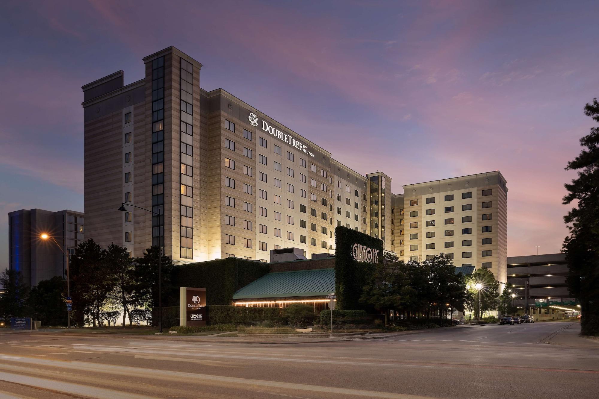 Vista Exterior DoubleTree by Hilton Chicago O'Hare Airport - Rosemont
