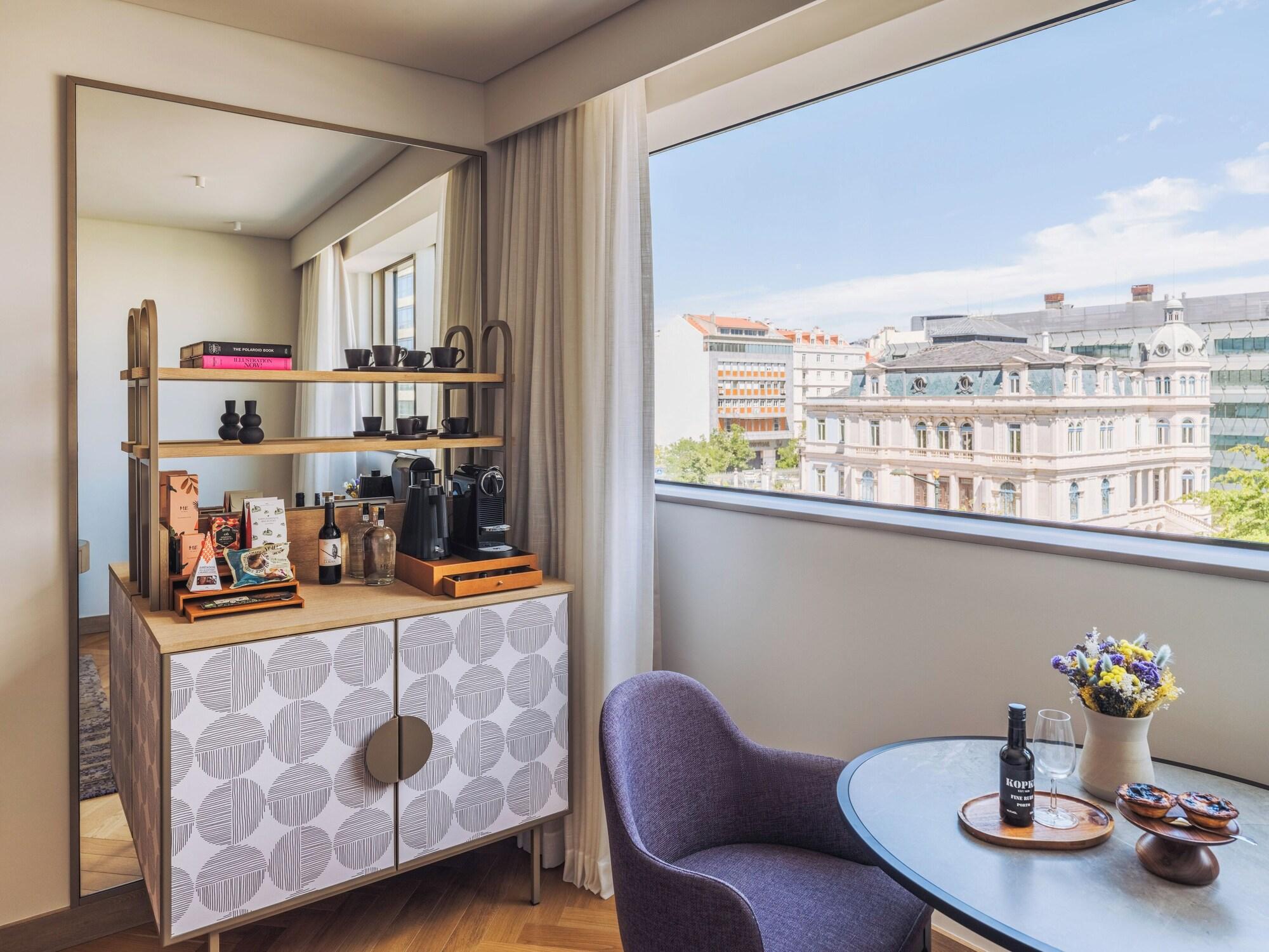 Habitación ME Lisbon by Meliá