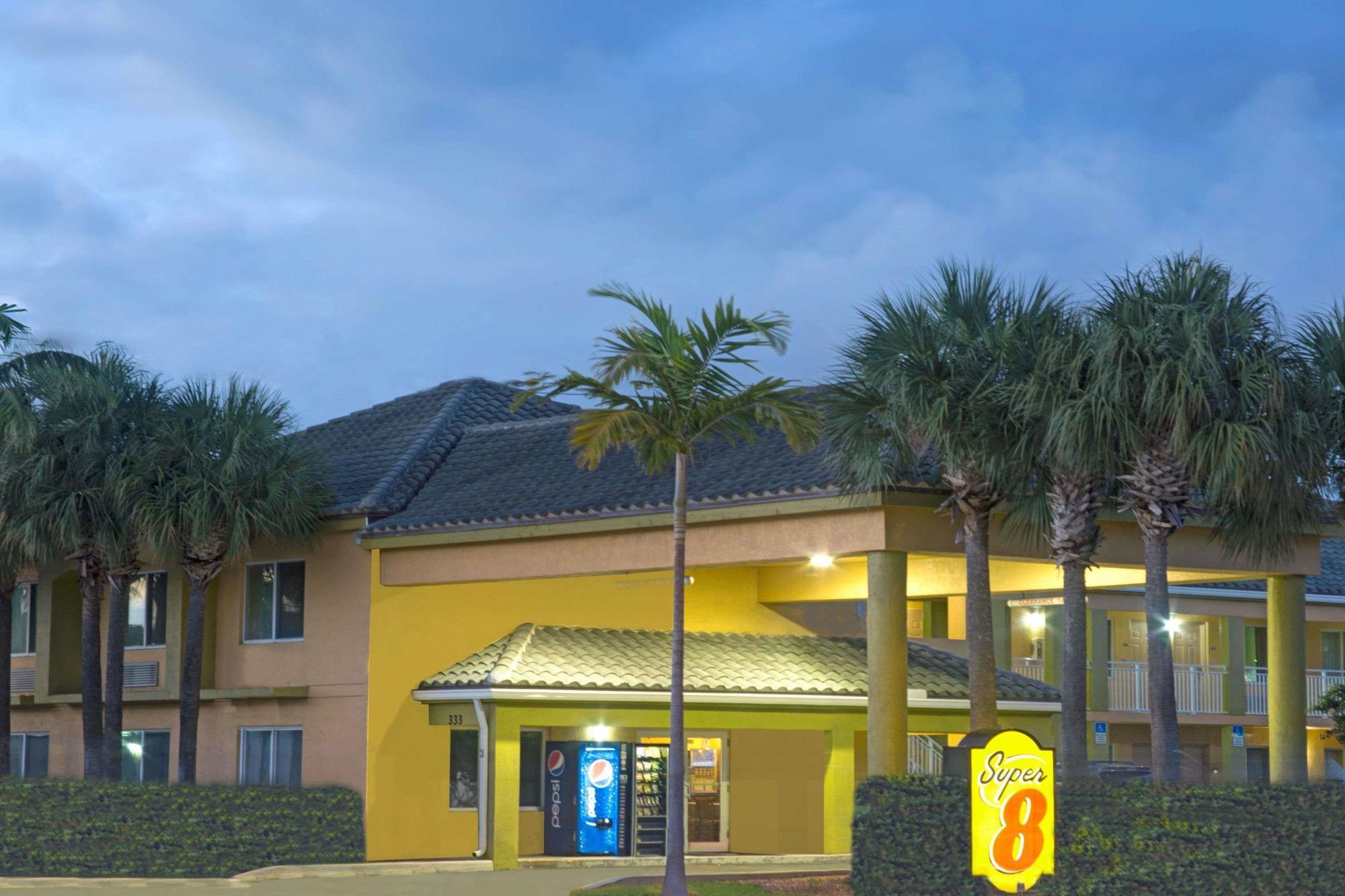 Varios Super 8 Motel Fort Lauderdale Airport