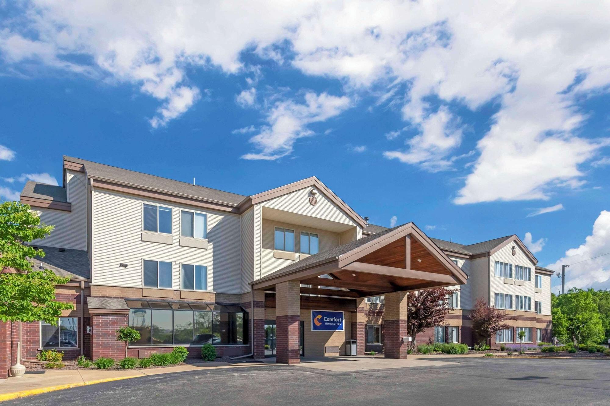 Varios Comfort Inn & Suites