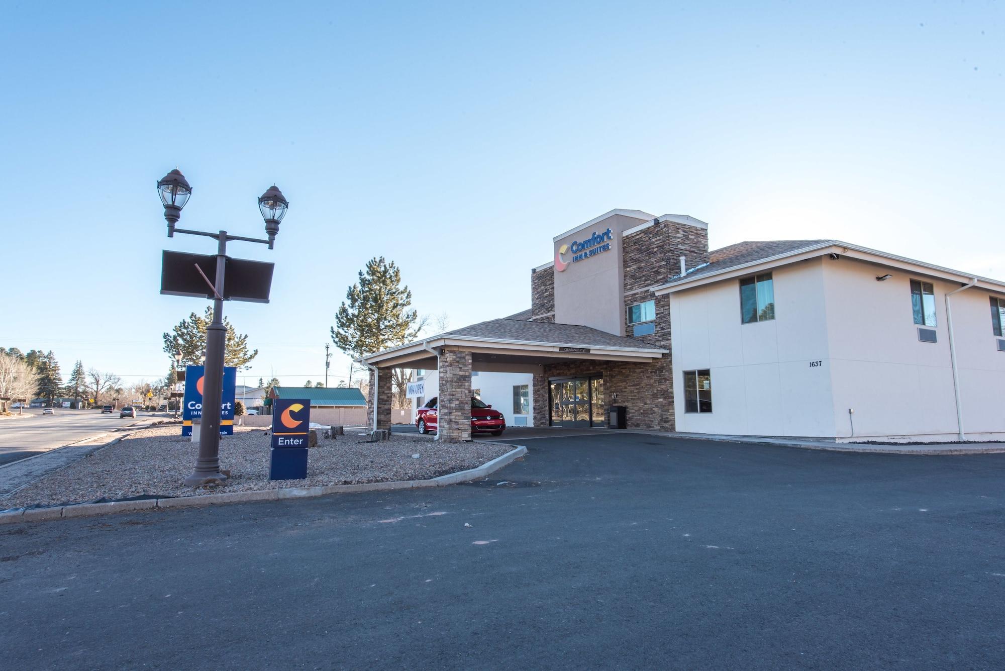 Vista Exterior Comfort Inn & Suites Pinetop Show Low