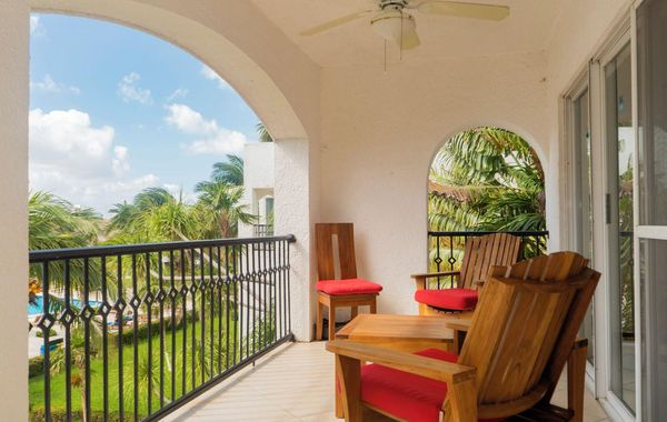 Oceanfront Condo at Voted Best Cancun Sandy Beach - Hoteles cerca de Playa Chac Mool en Cancún