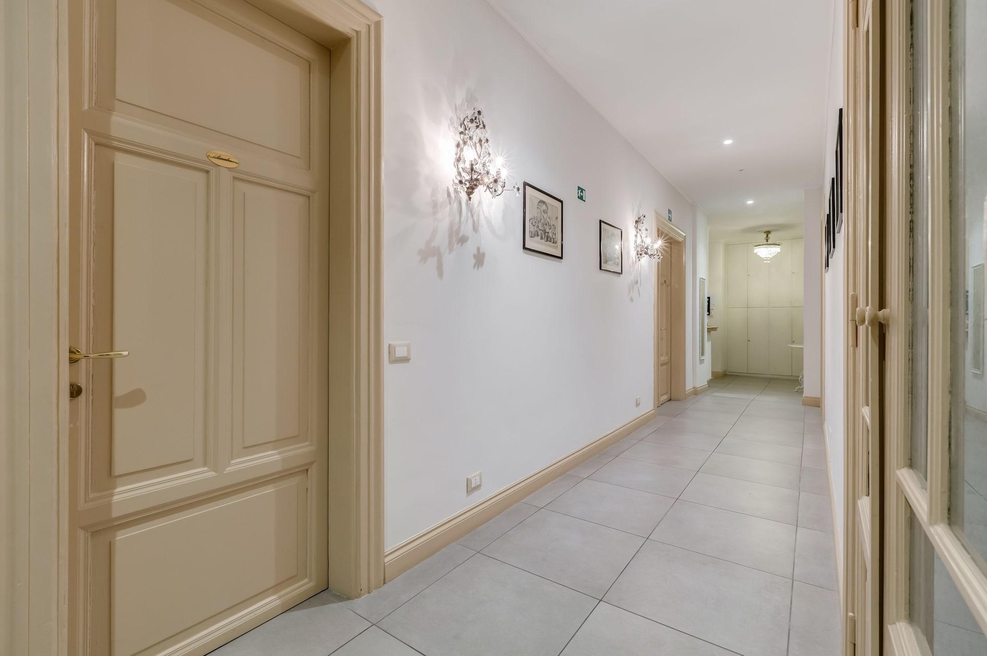 Vista Lobby Rome Charming Suites