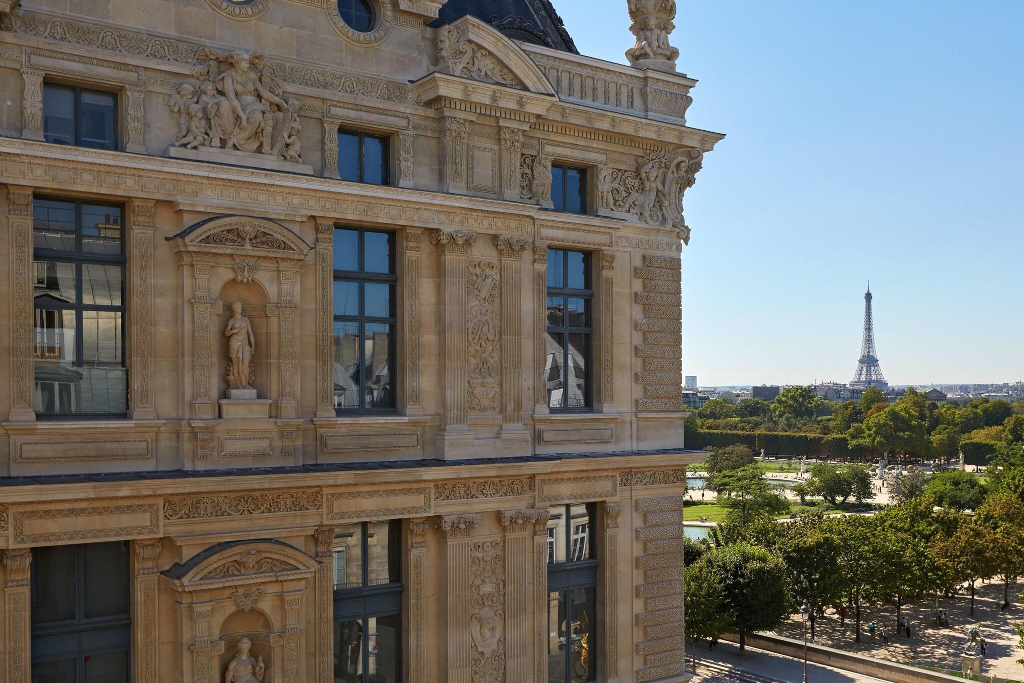 Vista Exterior Hotel Regina Louvre
