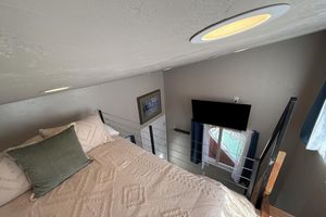 Alquiler Vacacional - Charming Tiny House with Hot Tub and big fenced yard! Private location!