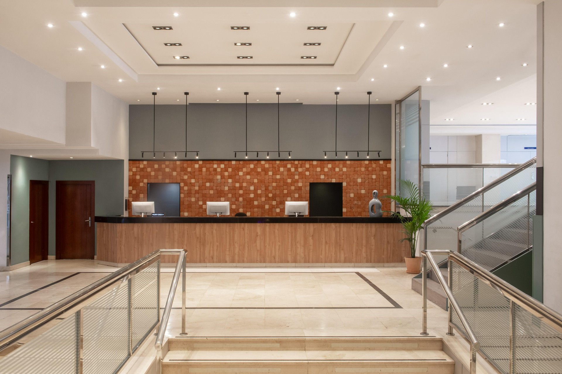 Vista Lobby Hotel Madrid Alameda Aeropuerto, Affiliated by Meliá