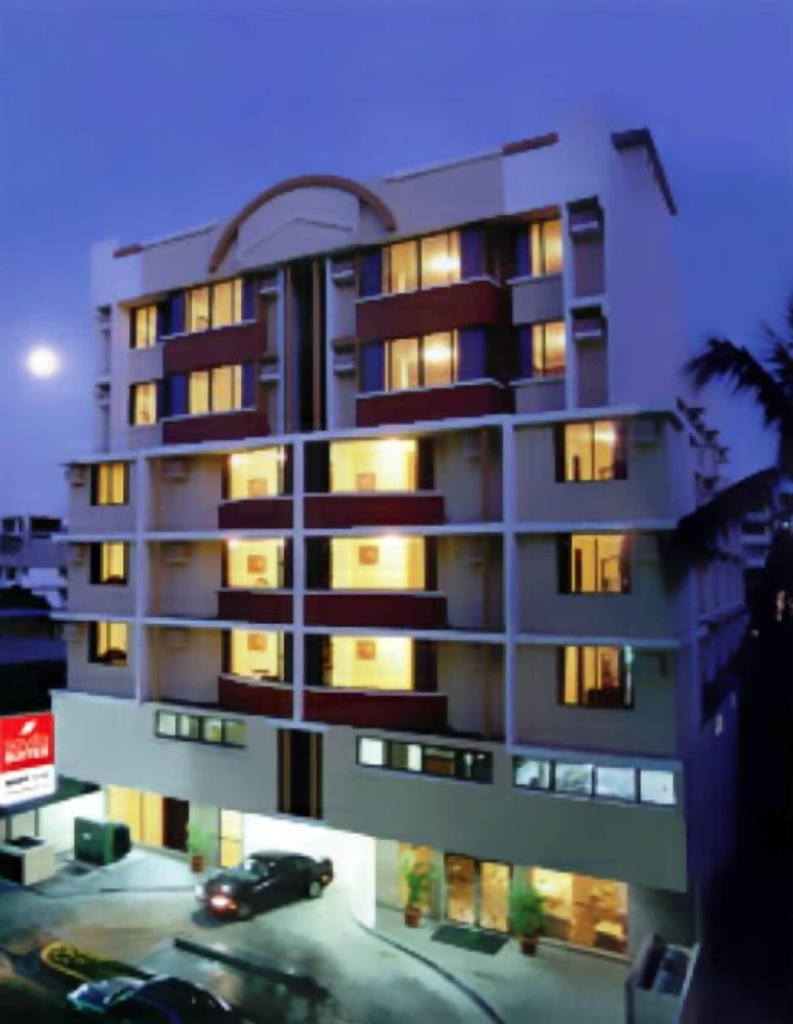 Vista Exterior Aparthotel Sevilla Suites