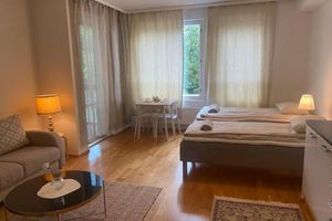 Alquiler Vacacional - Modern home with a balcony