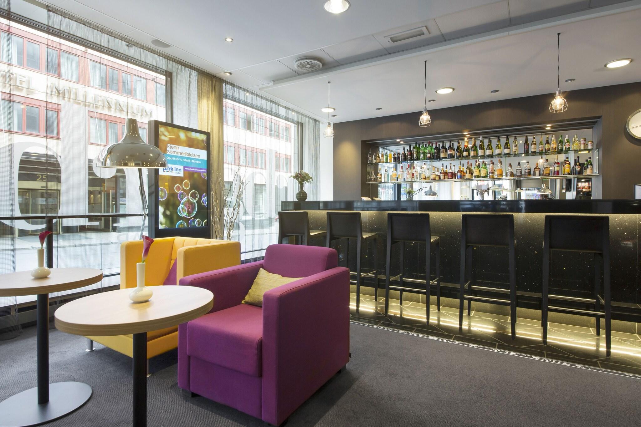 Bar/Salón Radisson RED Oslo City Centre, A Verified Net Zero Hotel
