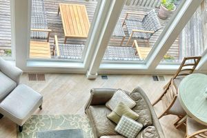 Alquiler Vacacional - Sunny, Spacious 3500 sq ft Beach House w/Ocean Views, Gourmet Kitchen, Local Art