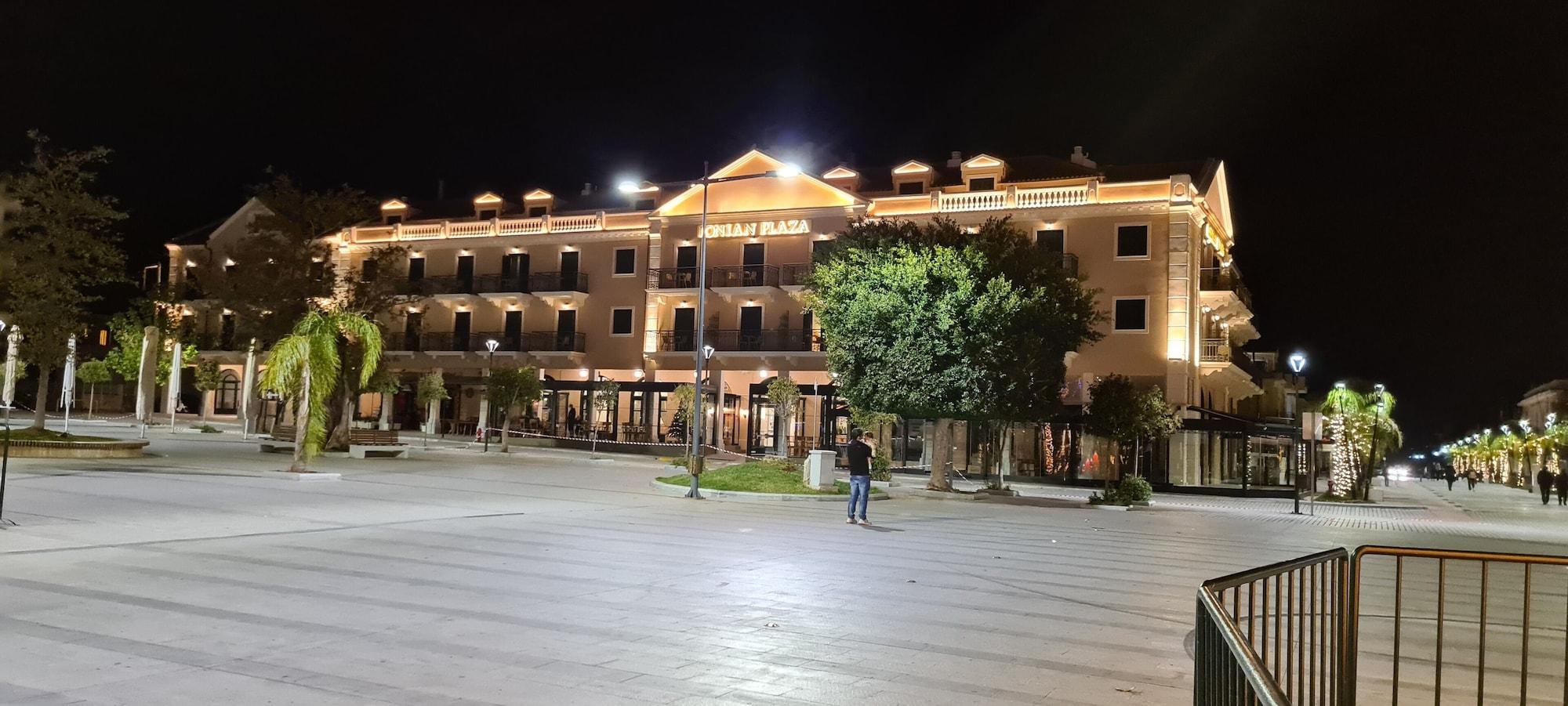 Vista Exterior Ionian Plaza Hotel