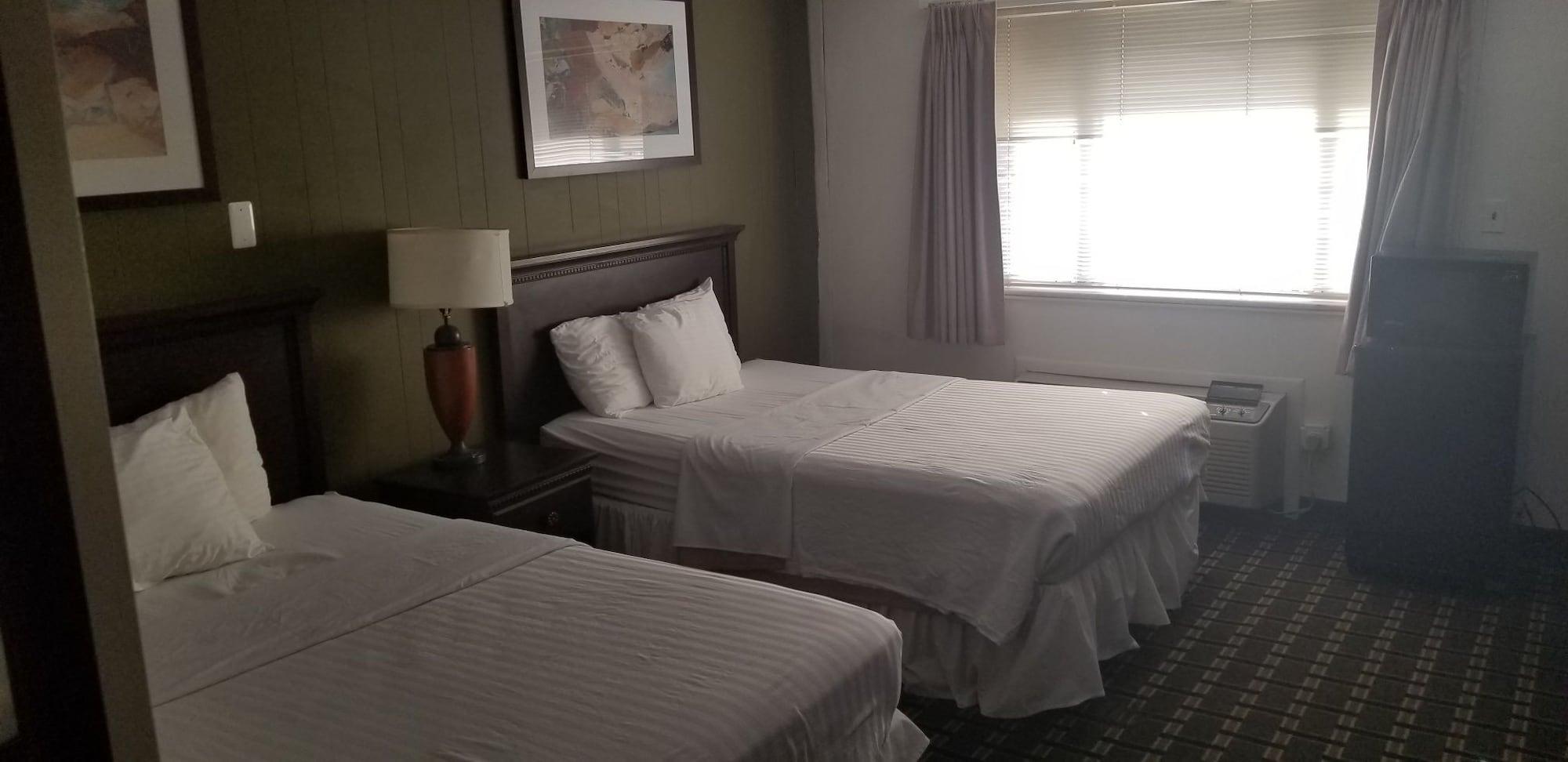 Varios Tomac Motor Inn