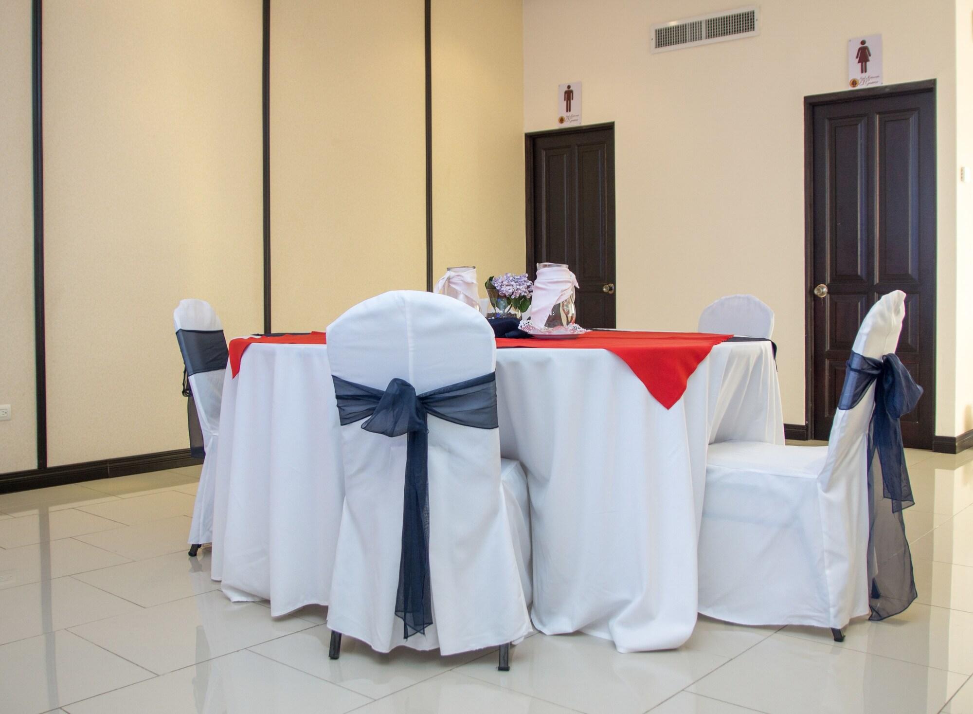 Salón de Baile Hotel y Restaurante El Guarco