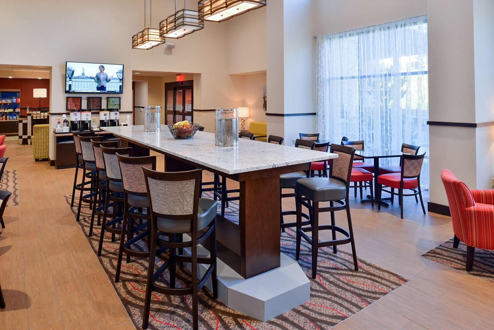 Restaurant Hampton Inn & Suites California University-Pittsburgh