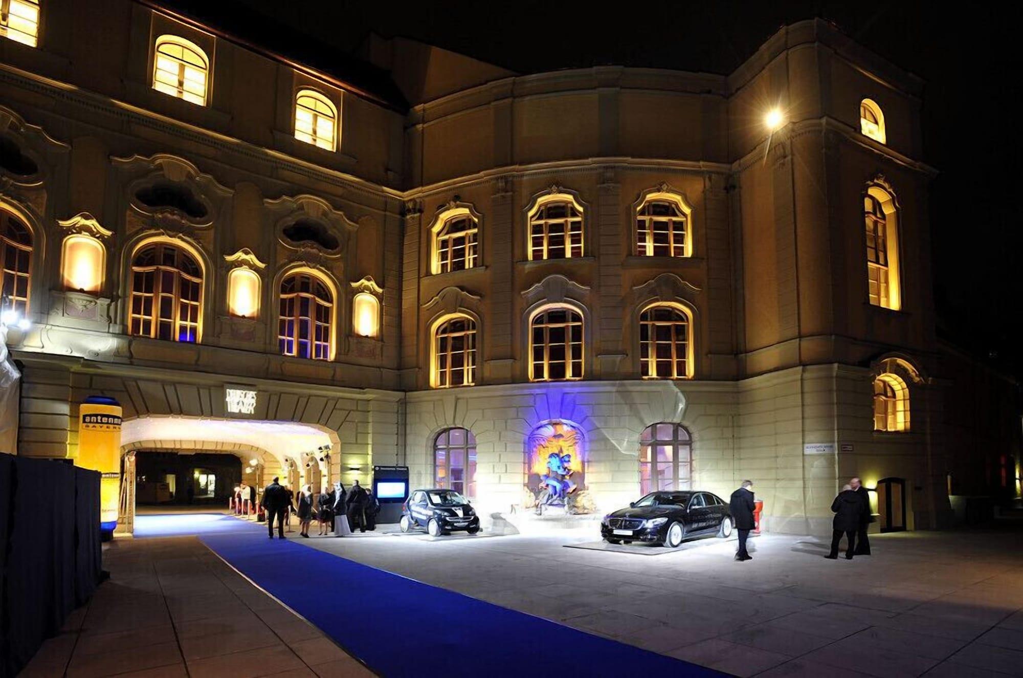 Vista Exterior Hotel Deutsches Theater Downtown