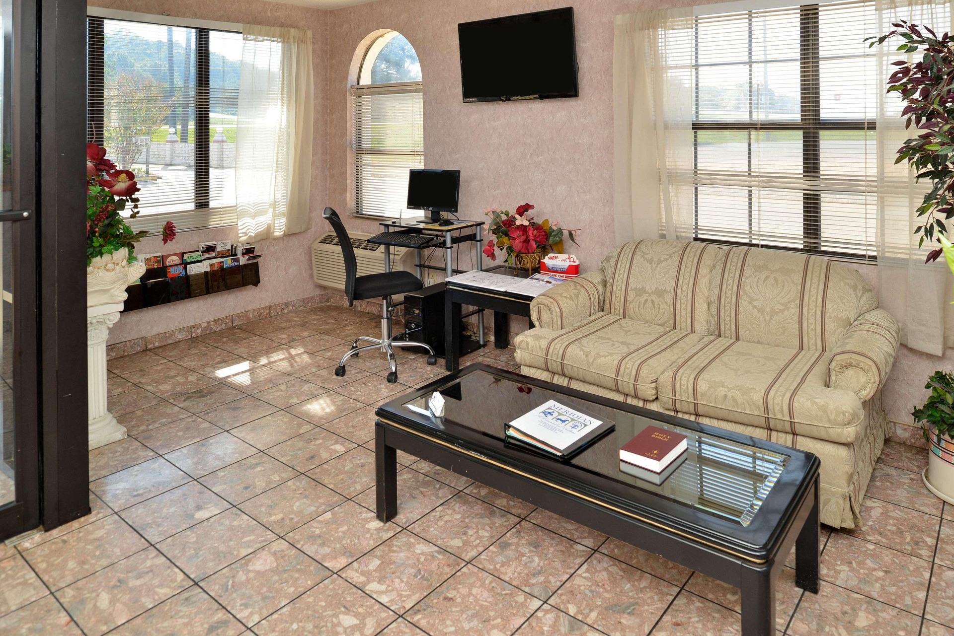 Vista Lobby Americas Best Value Inn Meridian