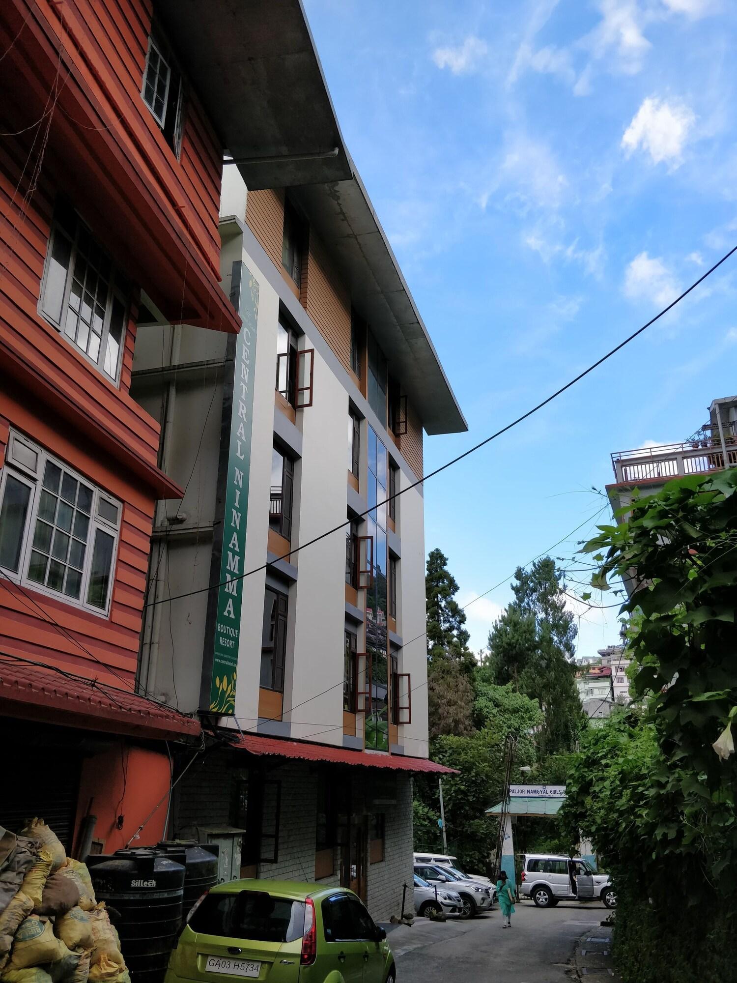 Vista Exterior Hotel Ninamma