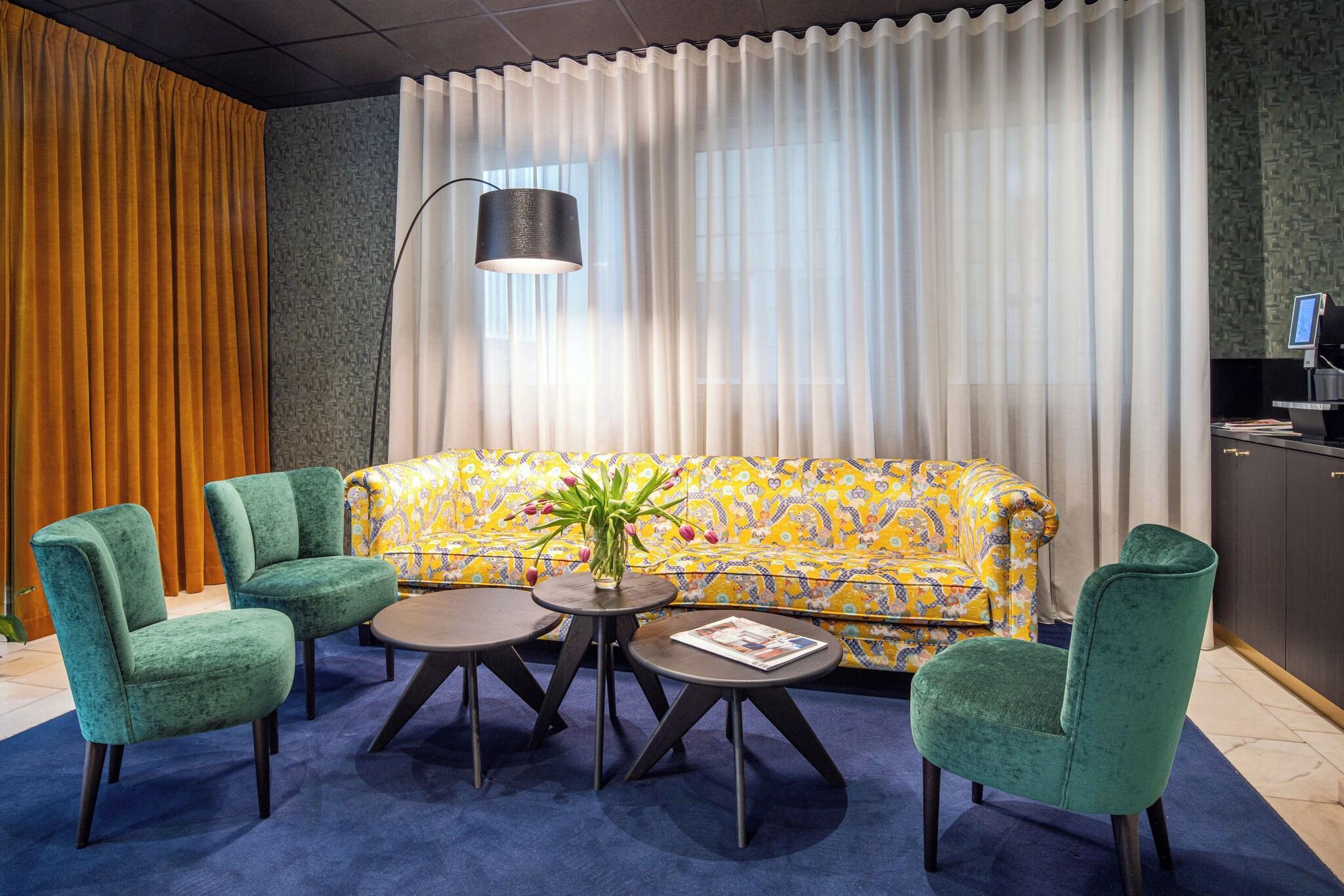 Vista Lobby Thon Residence Parnasse