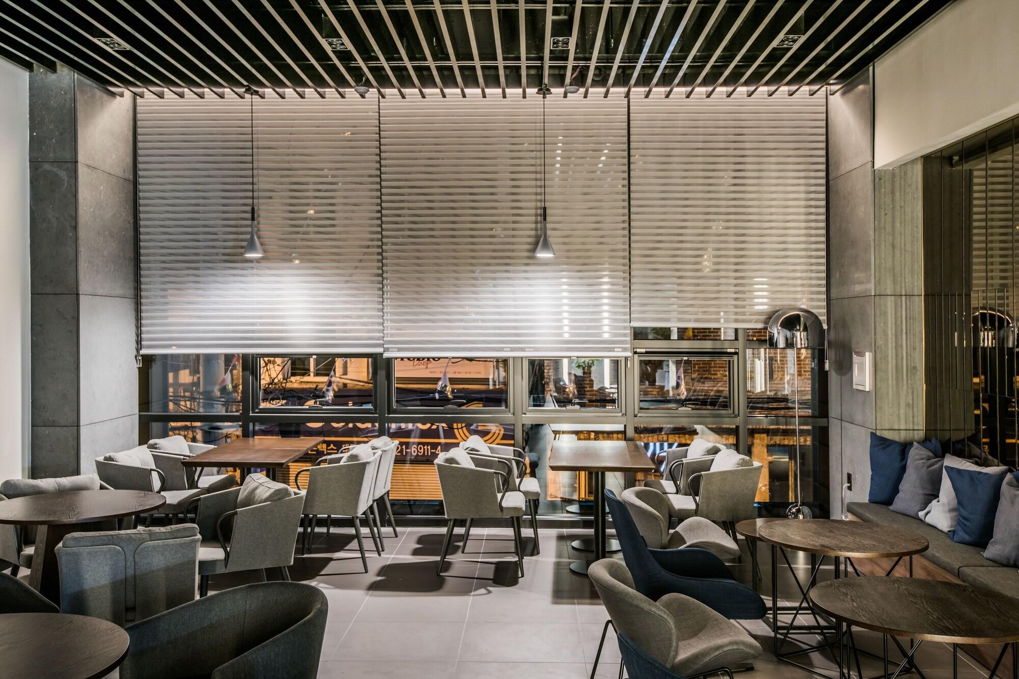 Bar/Salón Rivertain Hotel