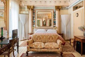 Alquiler Vacacional - Luminous Persian Suite with Two Balconies over the Opera