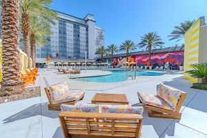 Paquete - OYO Hotel and Casino Las Vegas