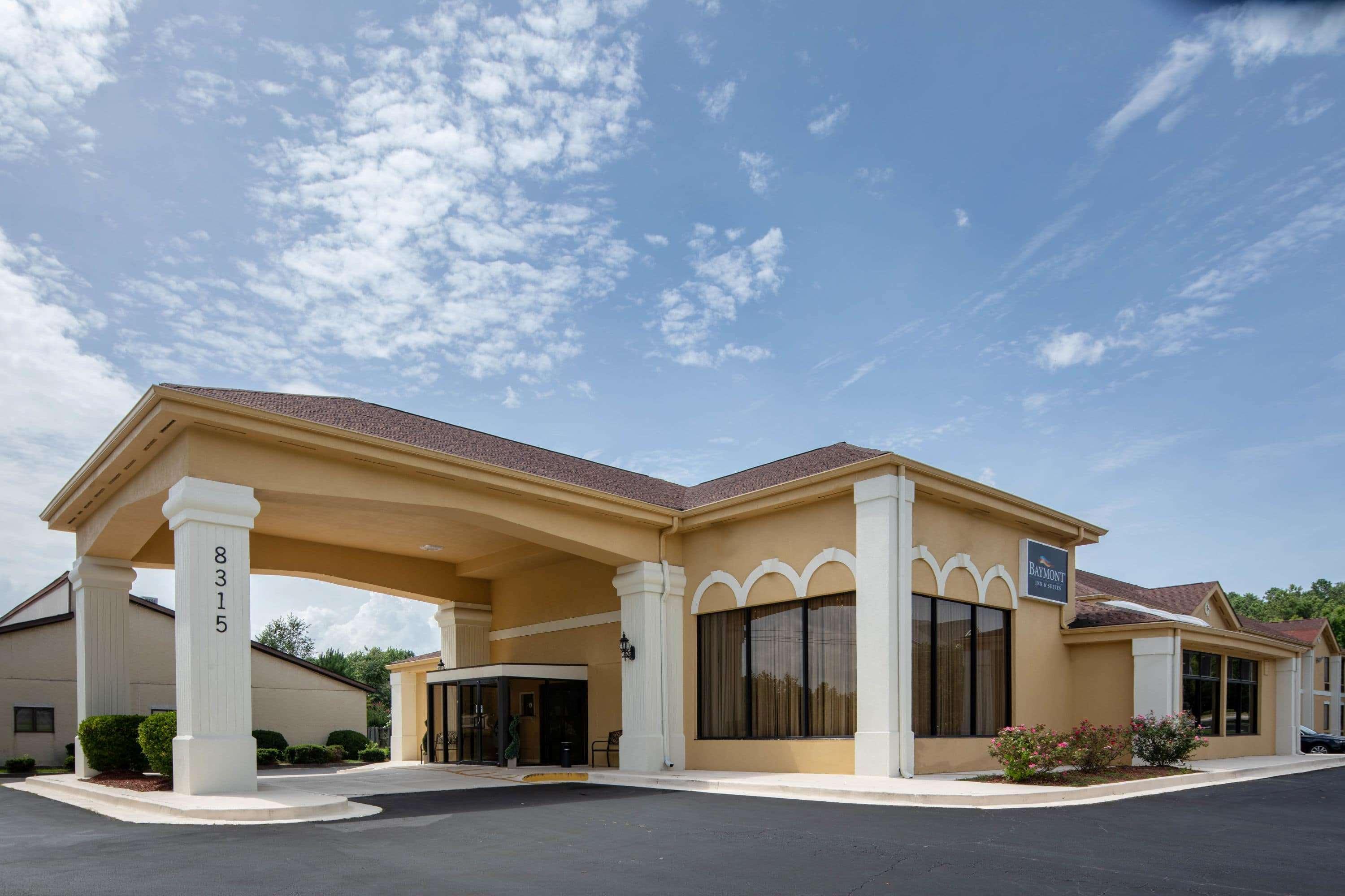 Vista Exterior Baymont Inn and Suites Douglasville Atlanta