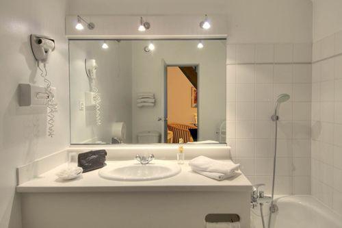 Baño Les Jardins d'Adalric