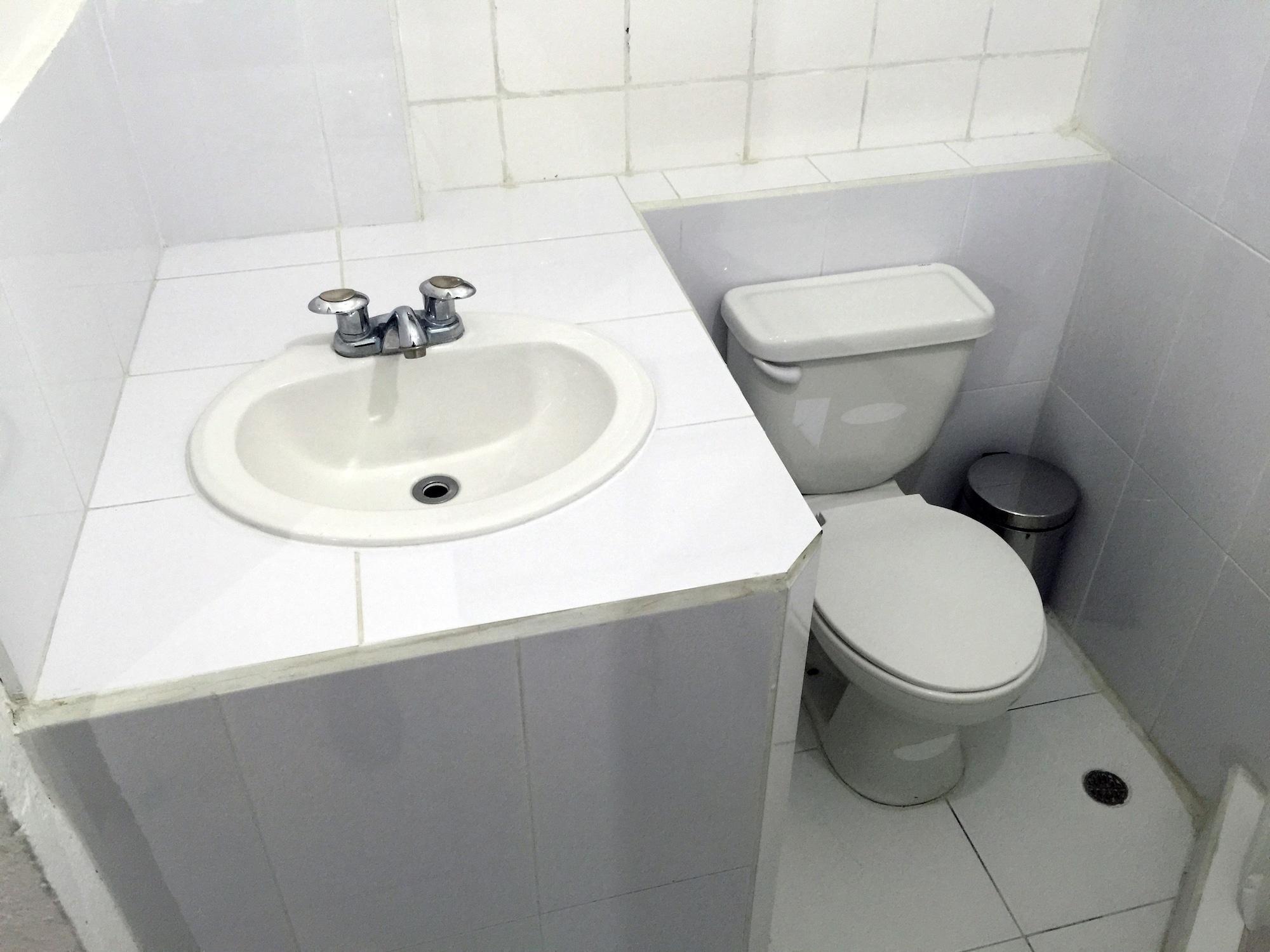 Equipamiento de Habitación Hostal Latina