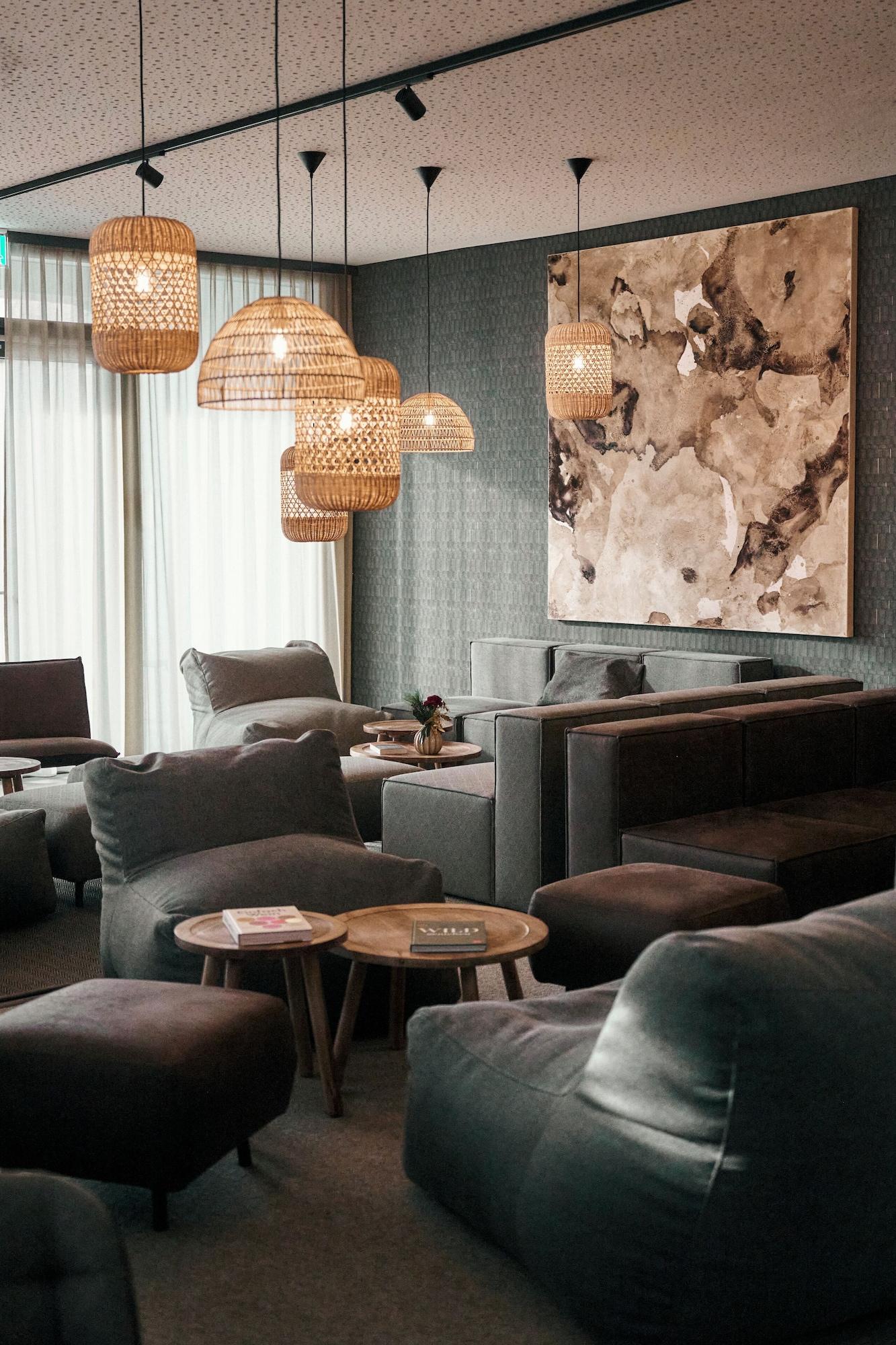 Vista Lobby Nouri