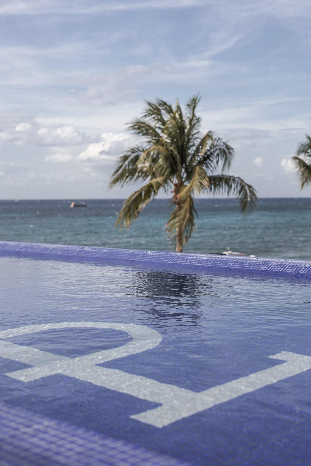 Vista Piscina Hotel Puerto Libre