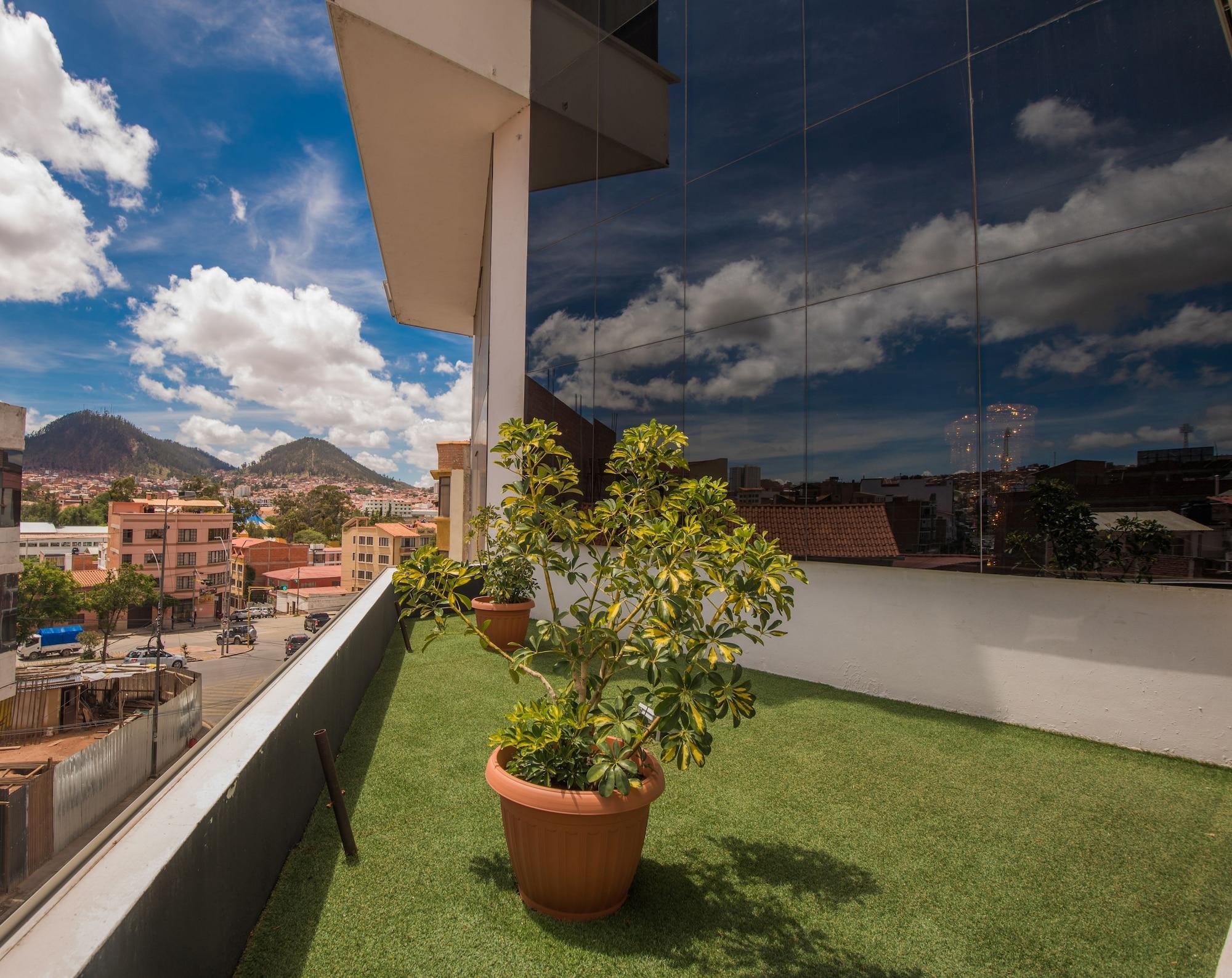 Vista Exterior Roles Hotel