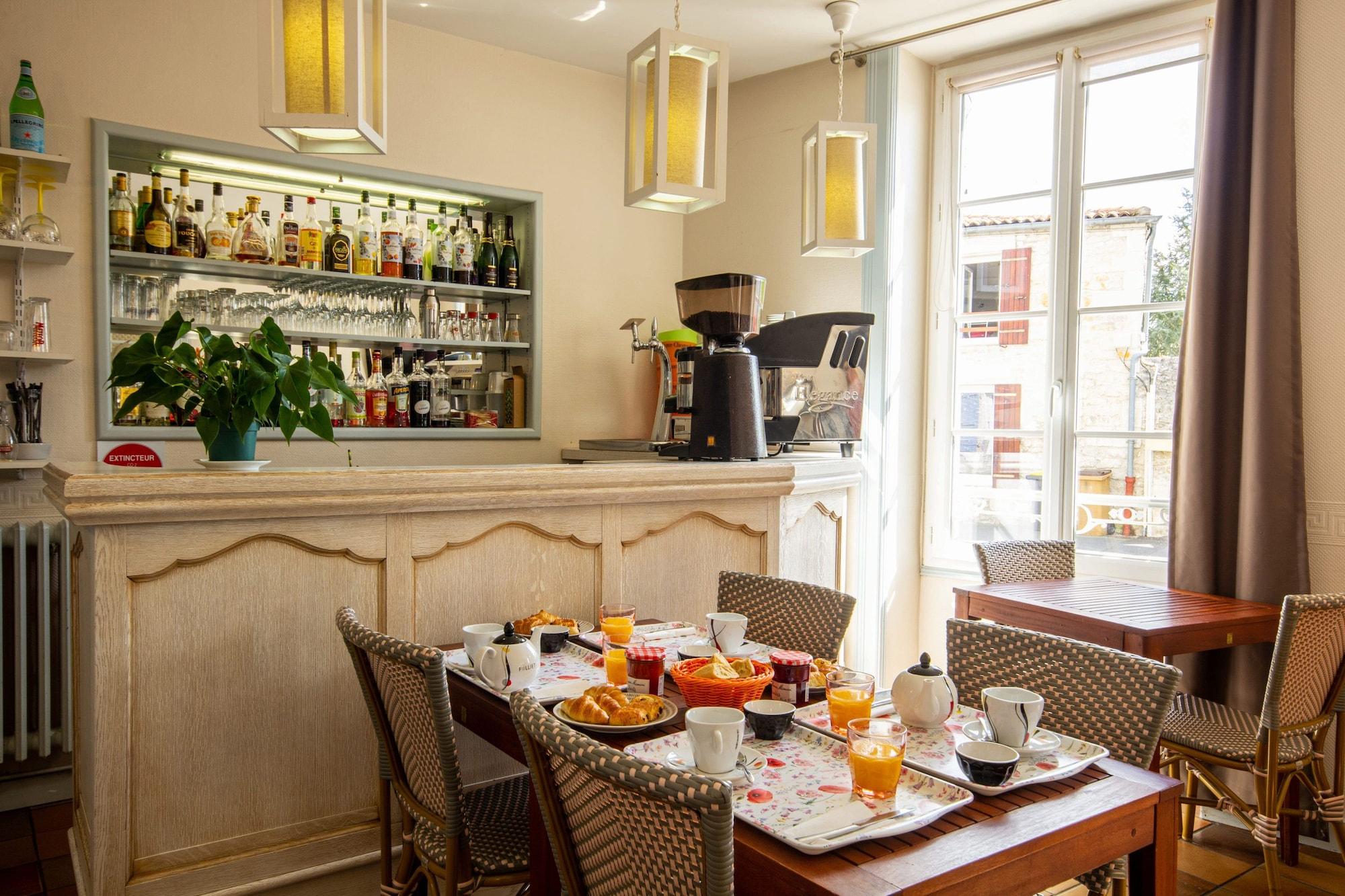 Bar/Salón Hôtel Restaurant le Commerce