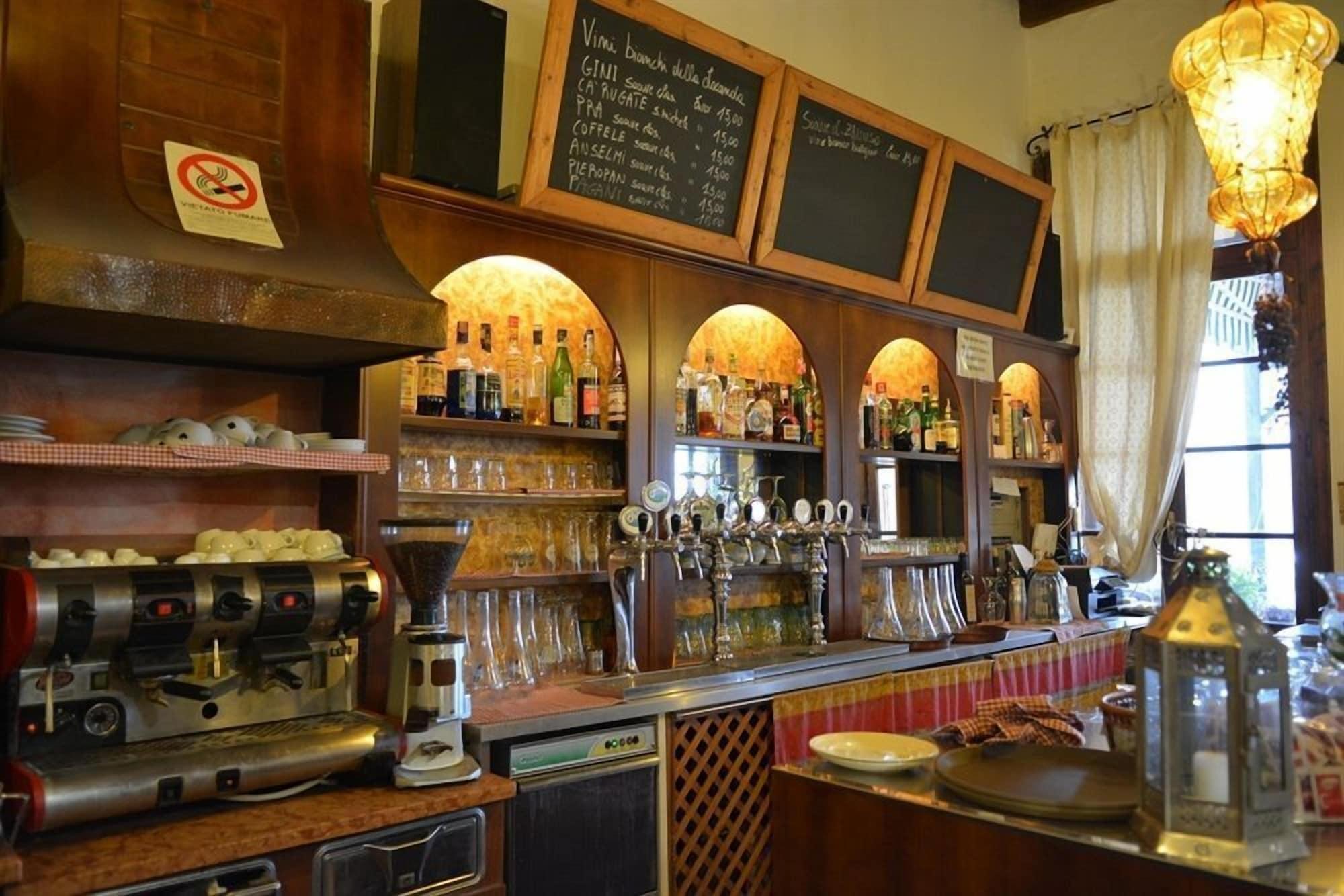 Bar/Salón Hotel Due Colonne