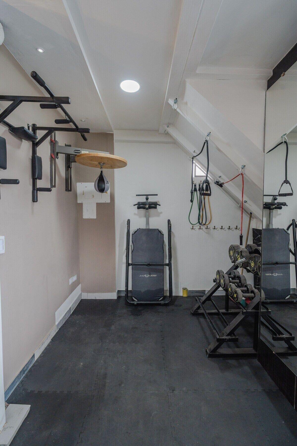 Gimnasio Room with private bathroom and terrace 3